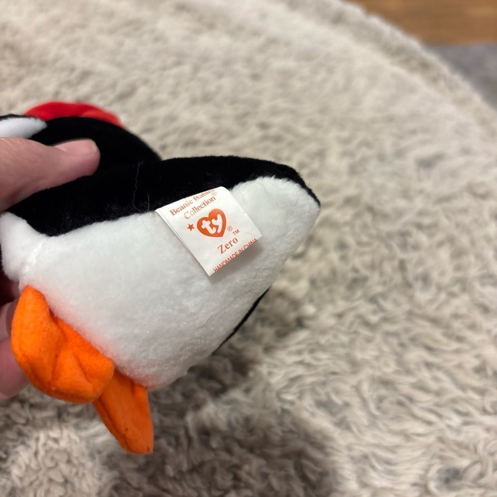 Ty Beanie Baby Zero Penguin Kids OS Black Excellent Santa Hat Christmas Plush - Picture 3 of 5